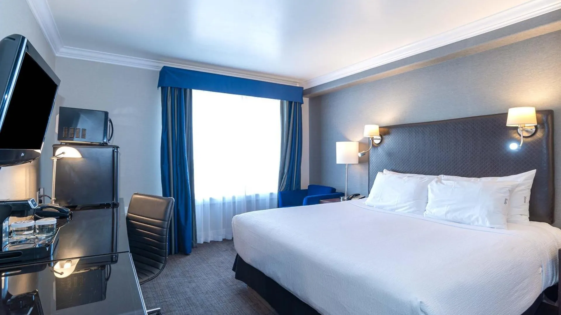 Sandman Signature Edmonton South Hotel 4*,