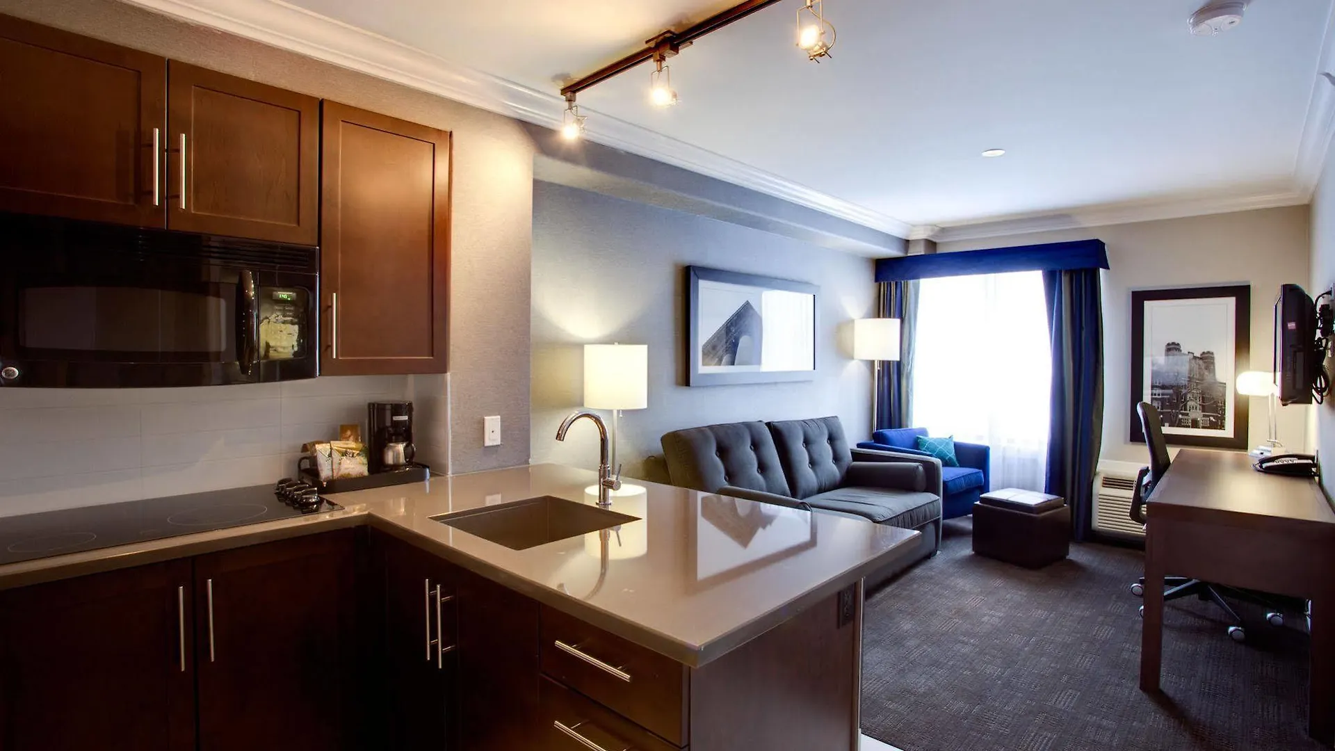 Sandman Signature Edmonton South Hotel